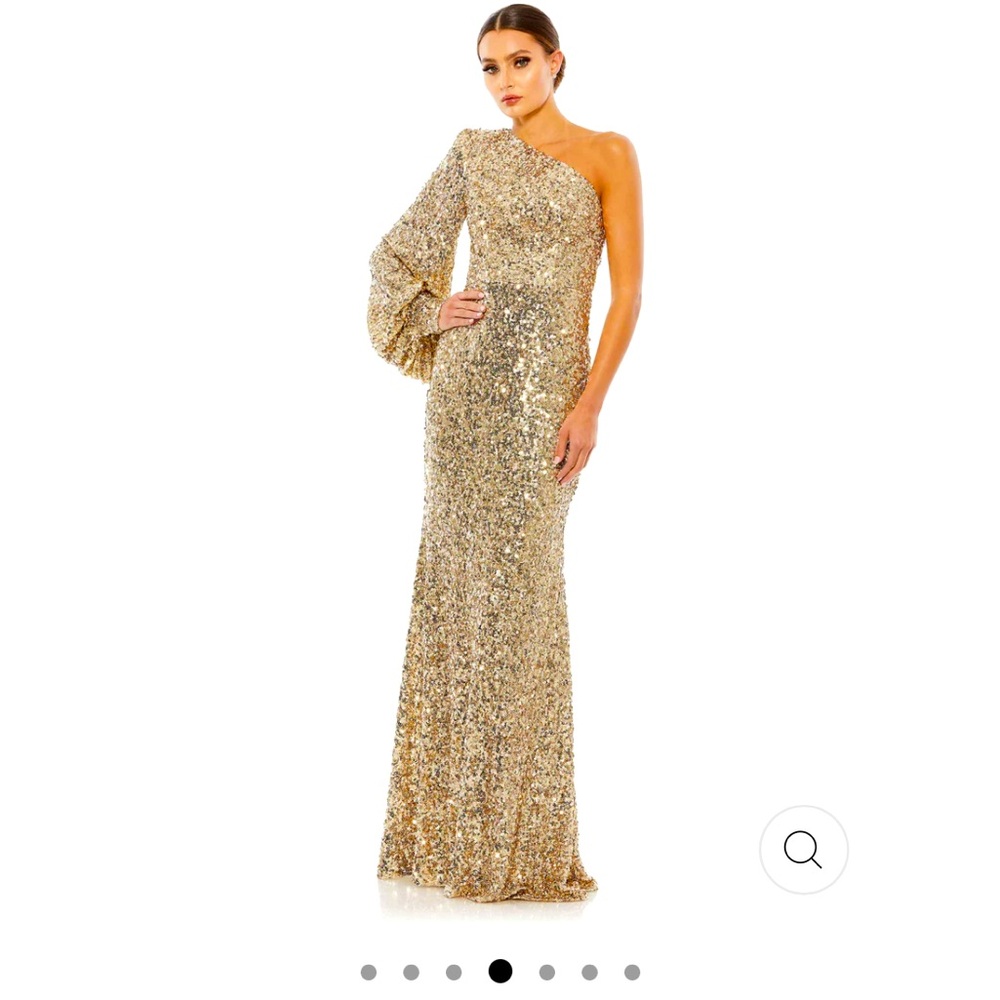 Long sequin gown in Gold